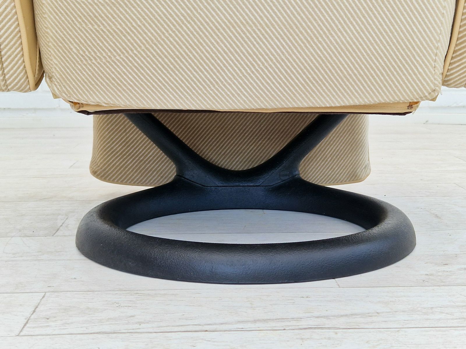 photo for sale 1980s, Danish Design By Steen Ostergård For Bramin Møbler. "Action Recliner" Relax Chair.