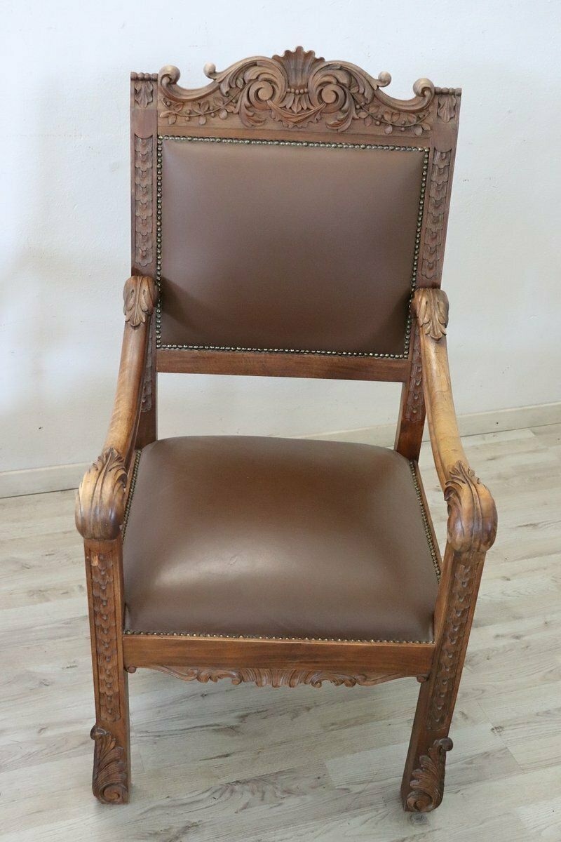 photo vinterior Late 19th Century Carved Walnut Throne Chairs, Set Of 2