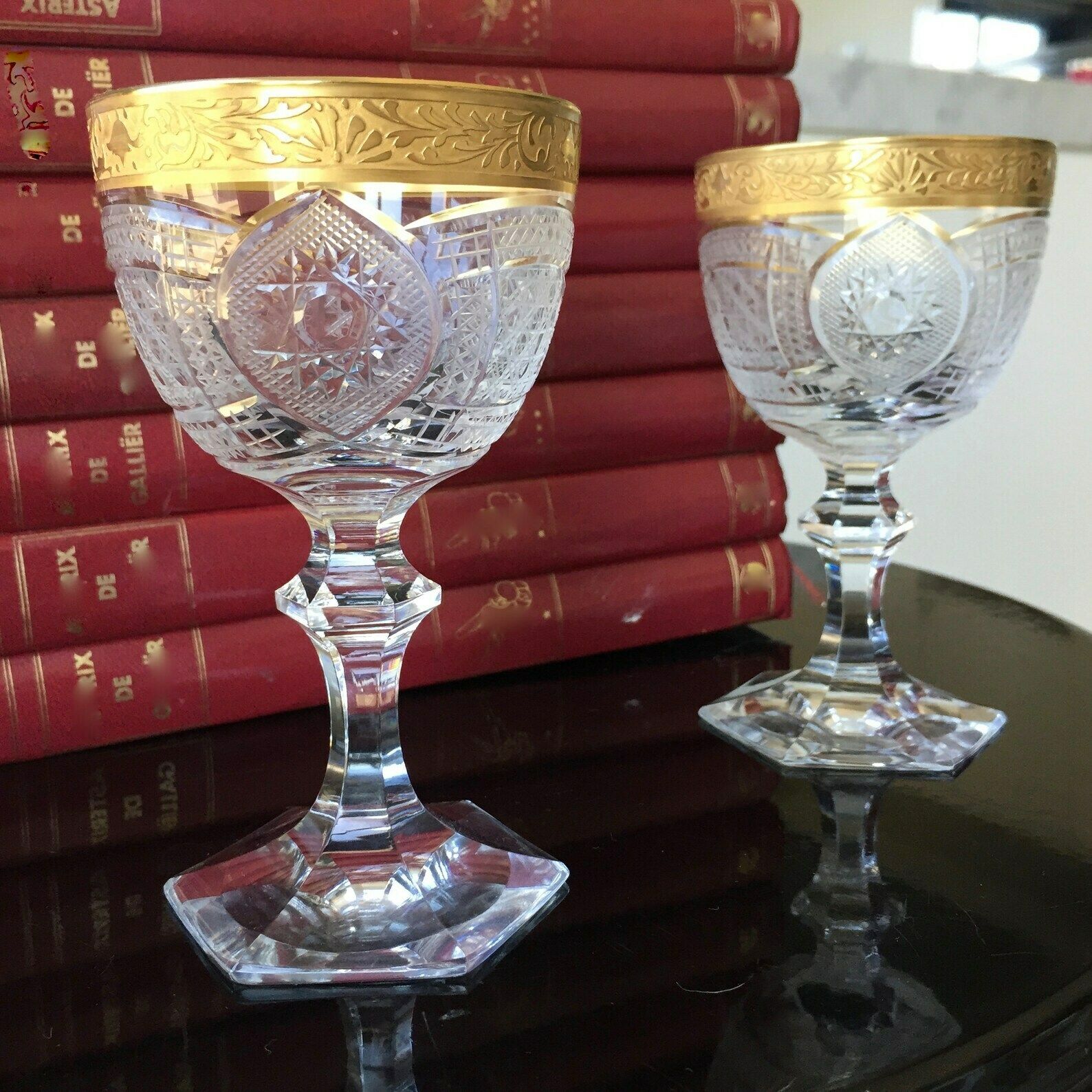 Antiek Venetiaans Glaskunst – Murano Wijnglazen – Zeshoekige Voet photo furniture