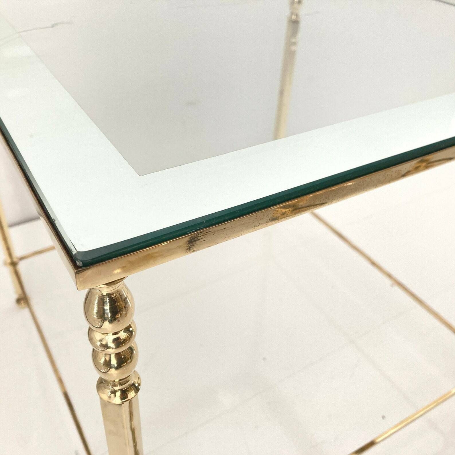 Messing Salontafel | Gouden Bijzettafel | Eindtafel Uit De Jaren 1970 | Helder Met Spiegelglas photo vinterior