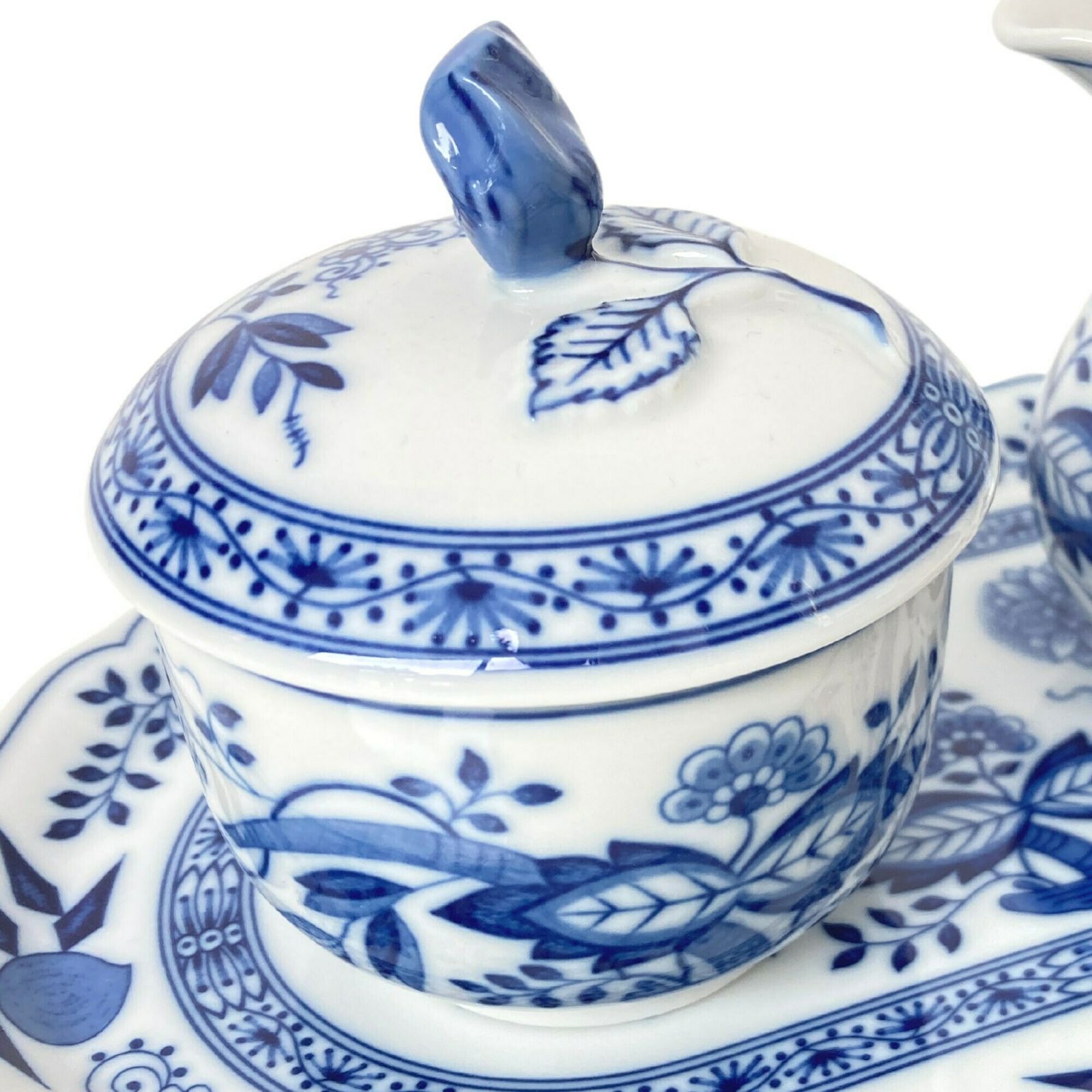 Porseleinen Room  En Suikerset | 3 Delig | Blauw Uienpatroon | Hutschenreuther (Rosenthal) photo Woonaccessoires