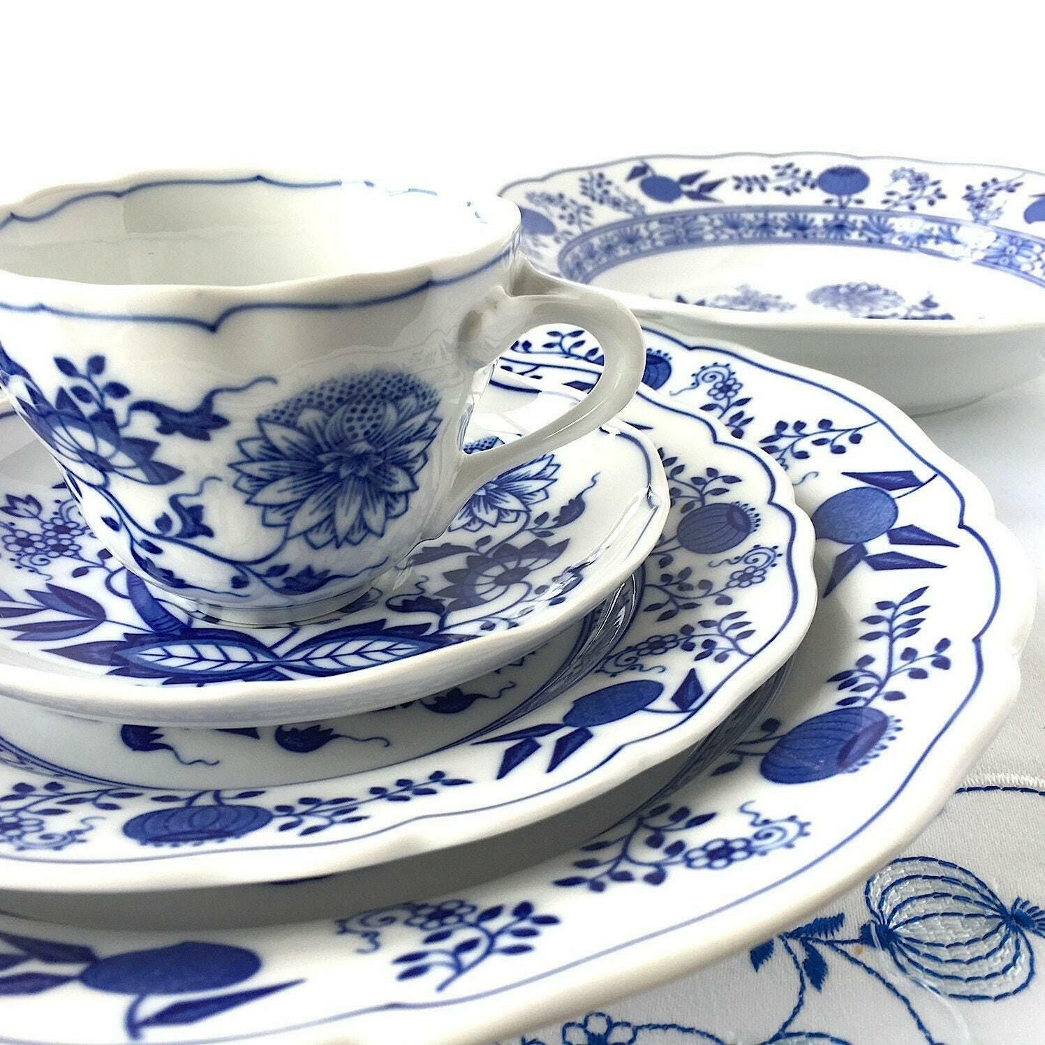 24x Blue Onion Dinnerware | Flat Plates With Cup And Saucers | Hutschenreuther Rosenthal
