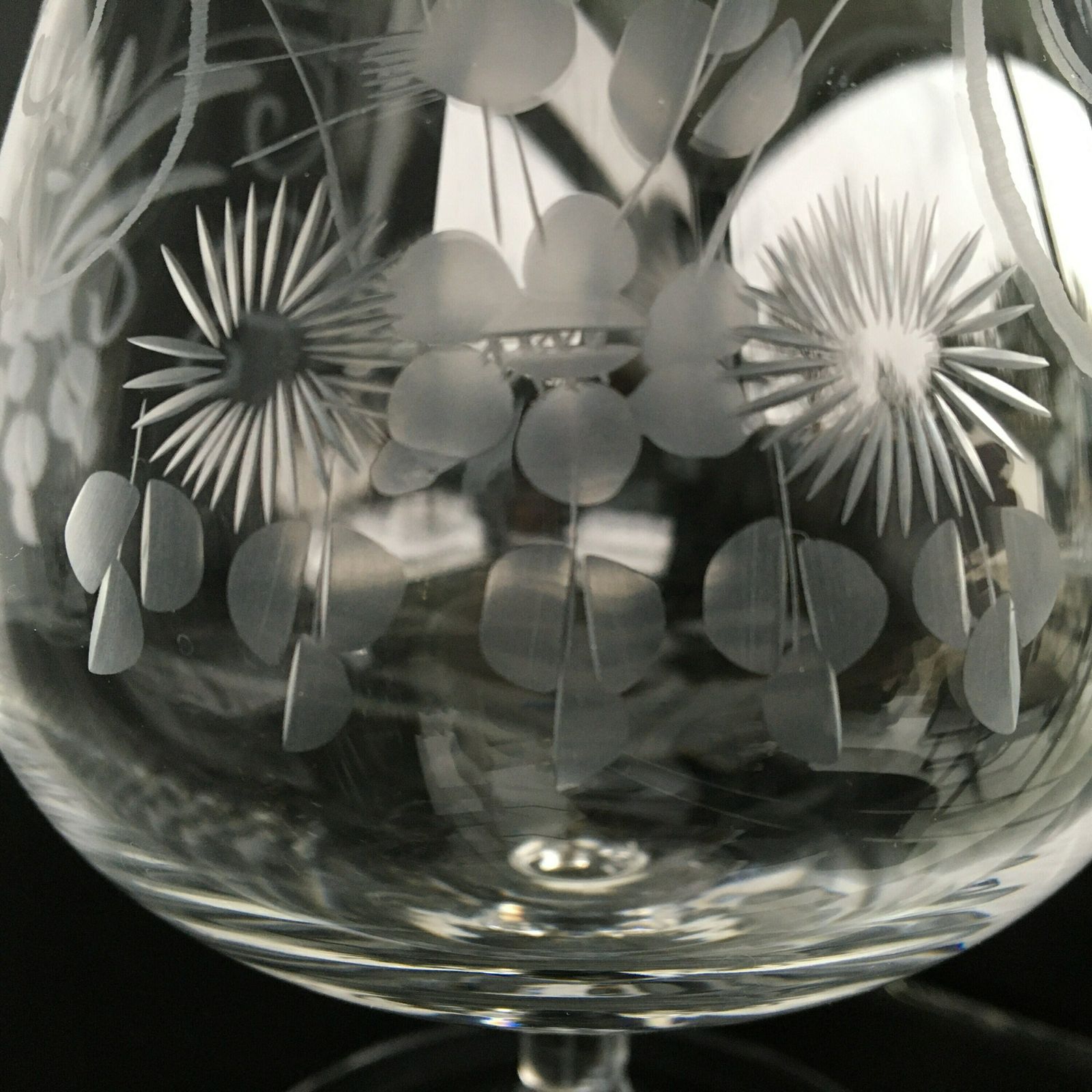 Crystal Large Cognac Glasses | Brandy Snifters| 2pcs| Bird Engravings | Theresienthal Radgravur photo vinterior