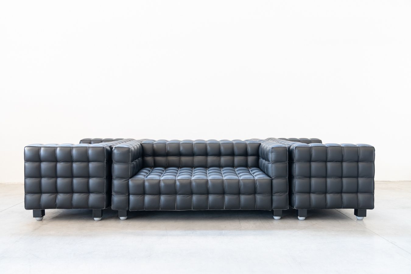photo vintage Kubus Sofas, Two Seater By Josef Hoffmann For Wittmann, 1980s, Set Of 4