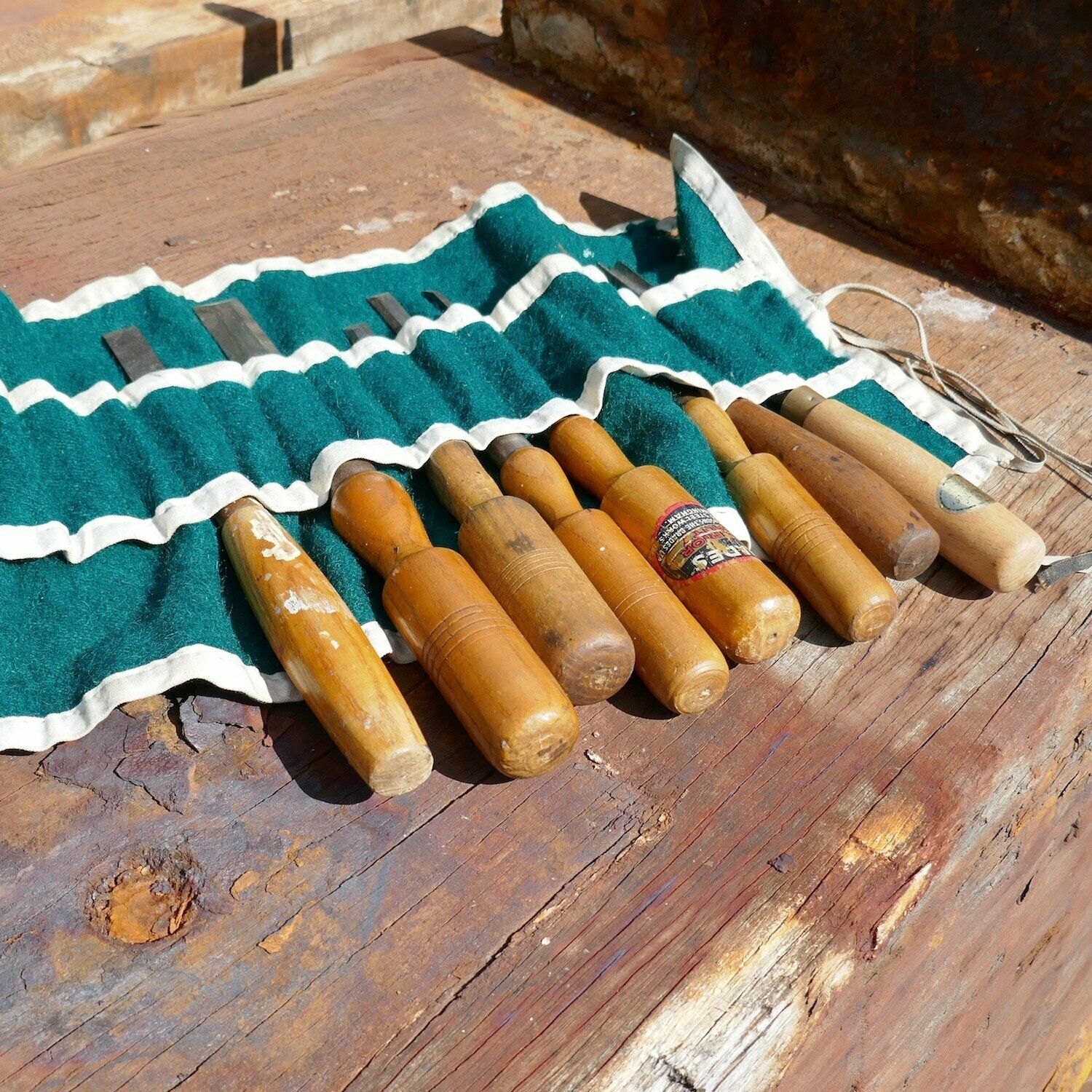 Set Of Sheffield Woodworking Chisels + Gouges photo vinterior