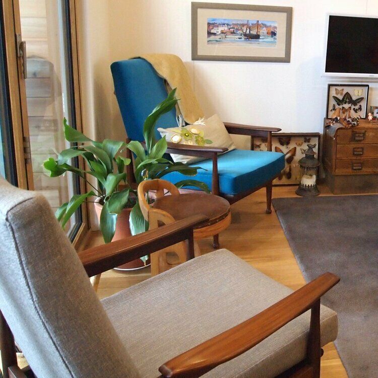 Blue Velvet Guy Rogers Manhattan Armchair photo 550.0