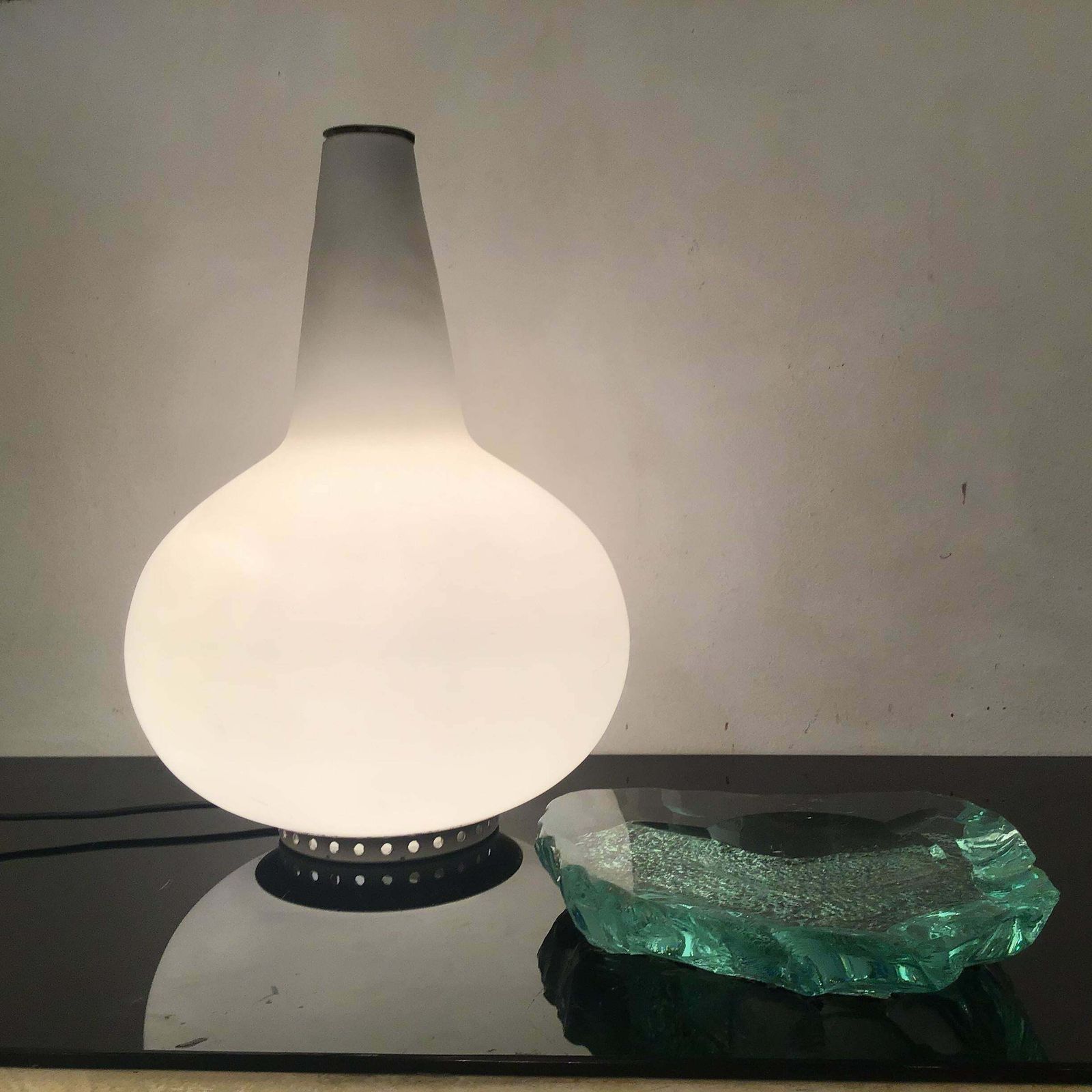 Fontana Arte Table Lamp Brass Opaline Glass 1960 Italy photo Lighting