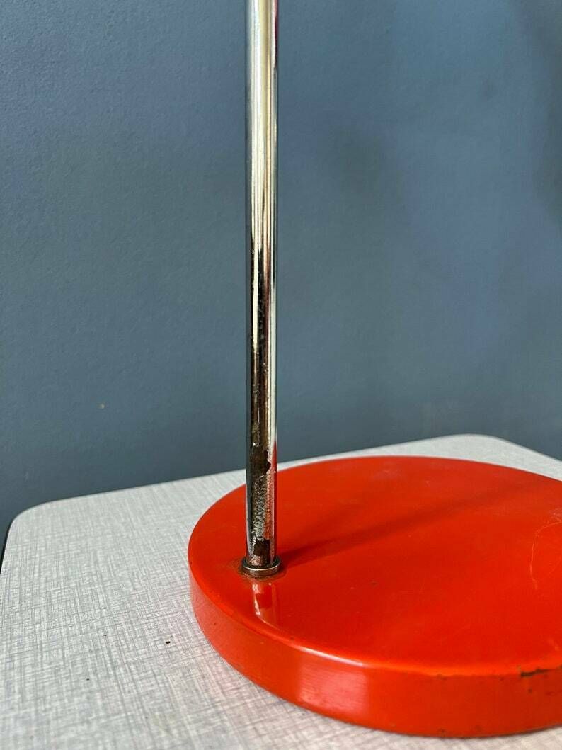 photo furniture Rode Mid Century Bureaulamp | Scharnierende Tafelarm | Chroom Space Age Lamp