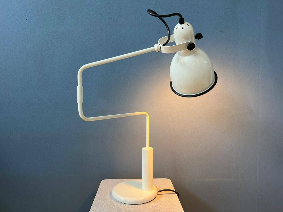 Anvia Elbow Tafellamp Van Hoogervorst | Witte Swing Arm Bureaulamp | Mid Century Bureaulamp photo furniture