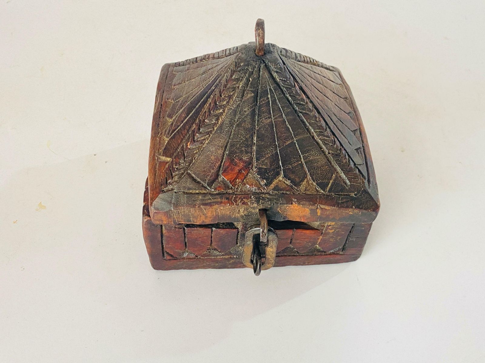 photo furniture Old African Hand Carved Wooden Box 19th Century Brown Color Powder Box