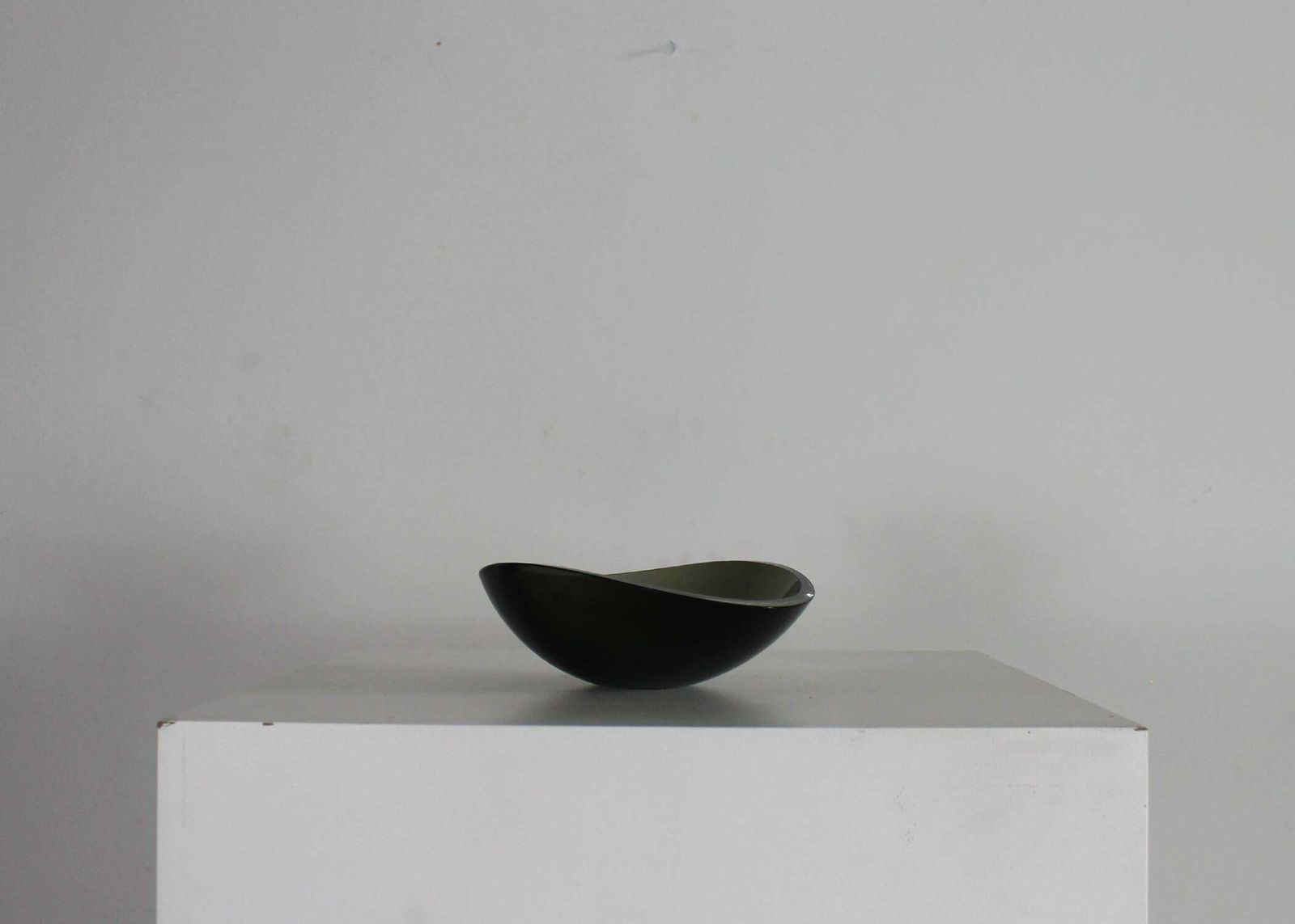 Fontana Arte Decorative Vide Poche In Smoked Black Glass 1960s Italy photo furniture