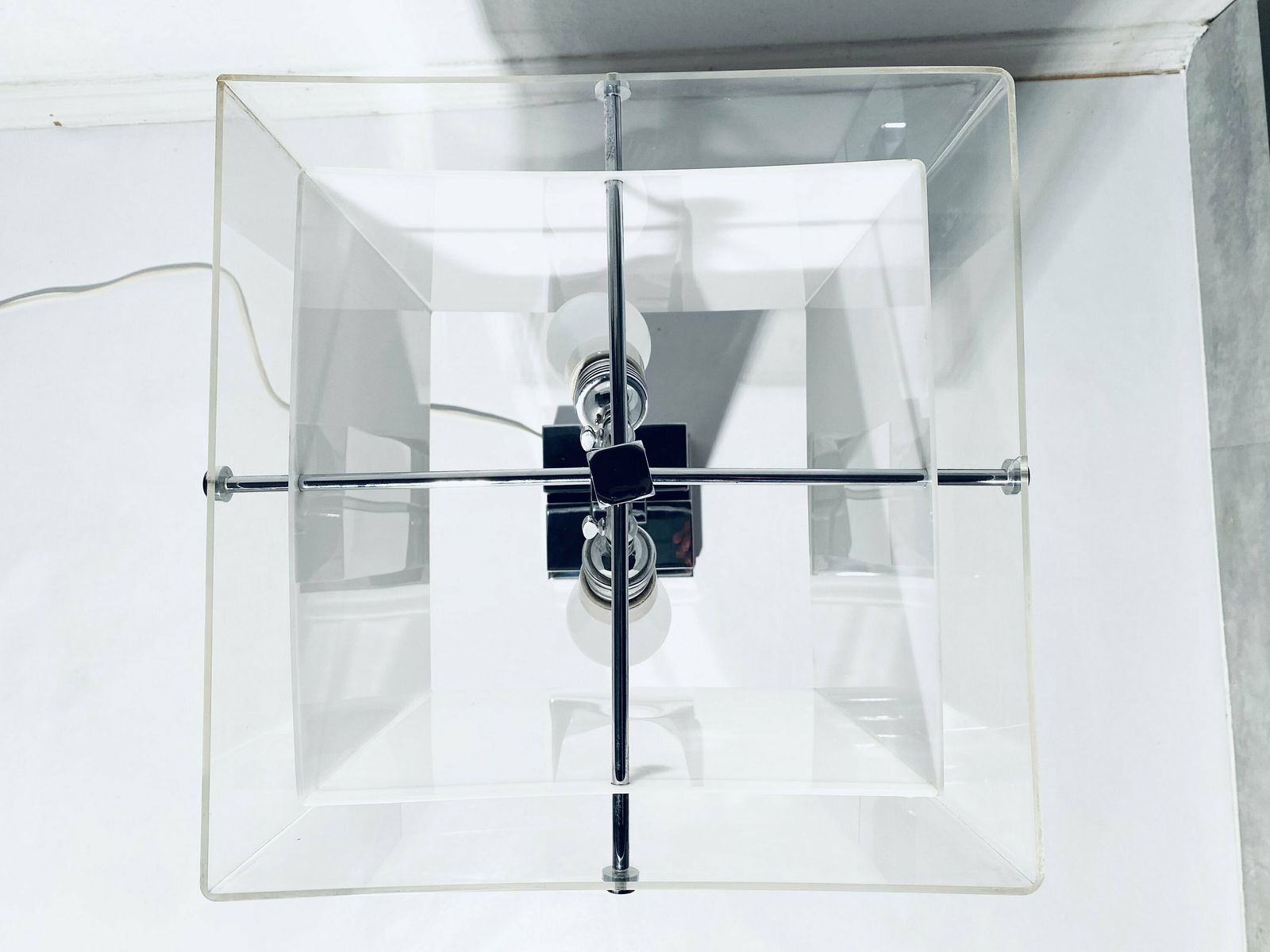 Romeo Rega Large Centrepiece Table Lamp Italy / Chrome Plexiglass Mid Century Vintage Lamp photo vinterior