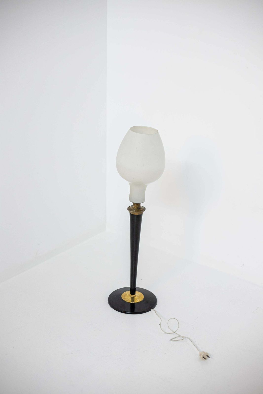 1876.0 Large Italian Table Lamp In Opal Glass And Wood And Brass photo