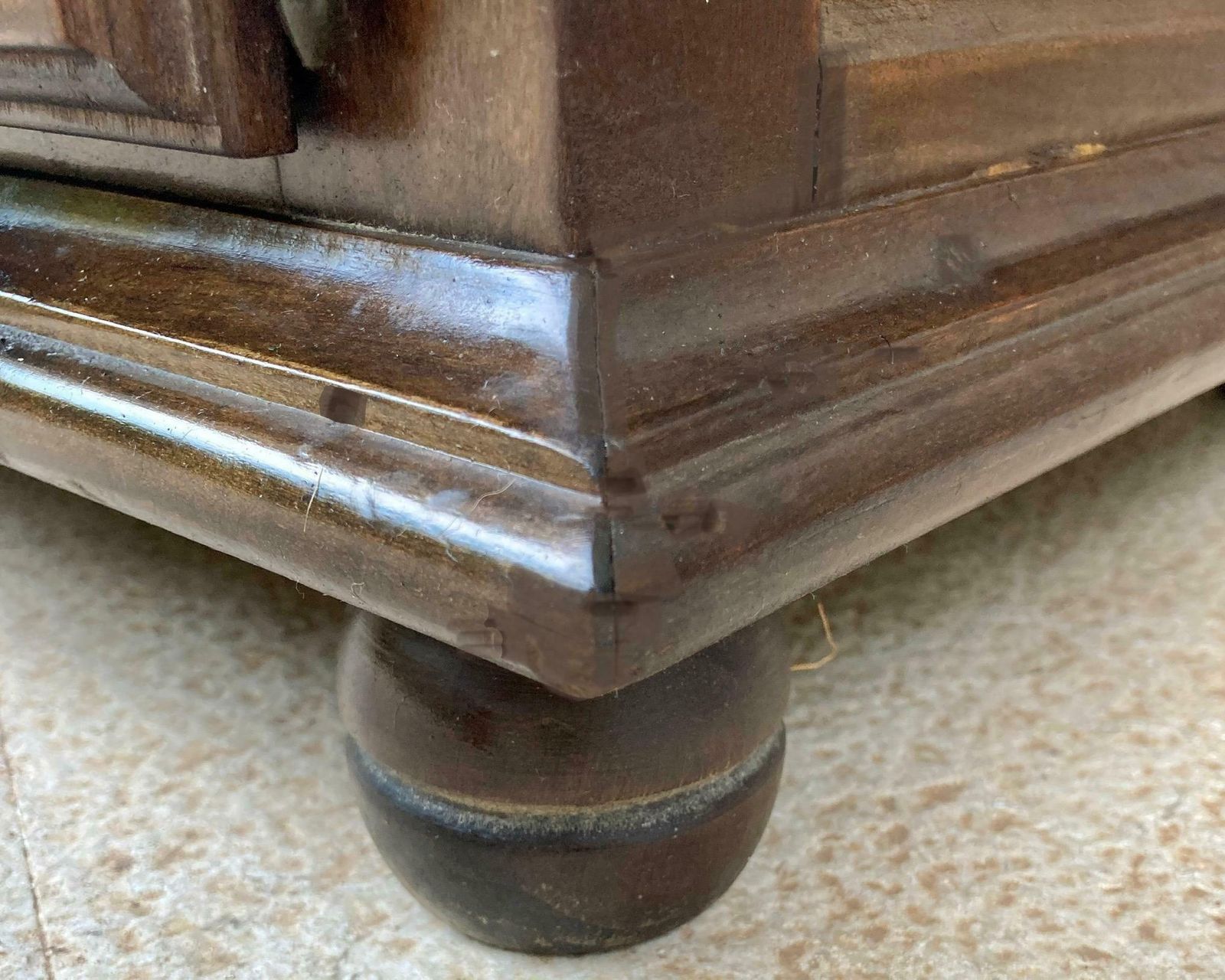 photo furniture 20th Spanish Nightstands With Drawer & Bronze Details, 1920, Set Of 2