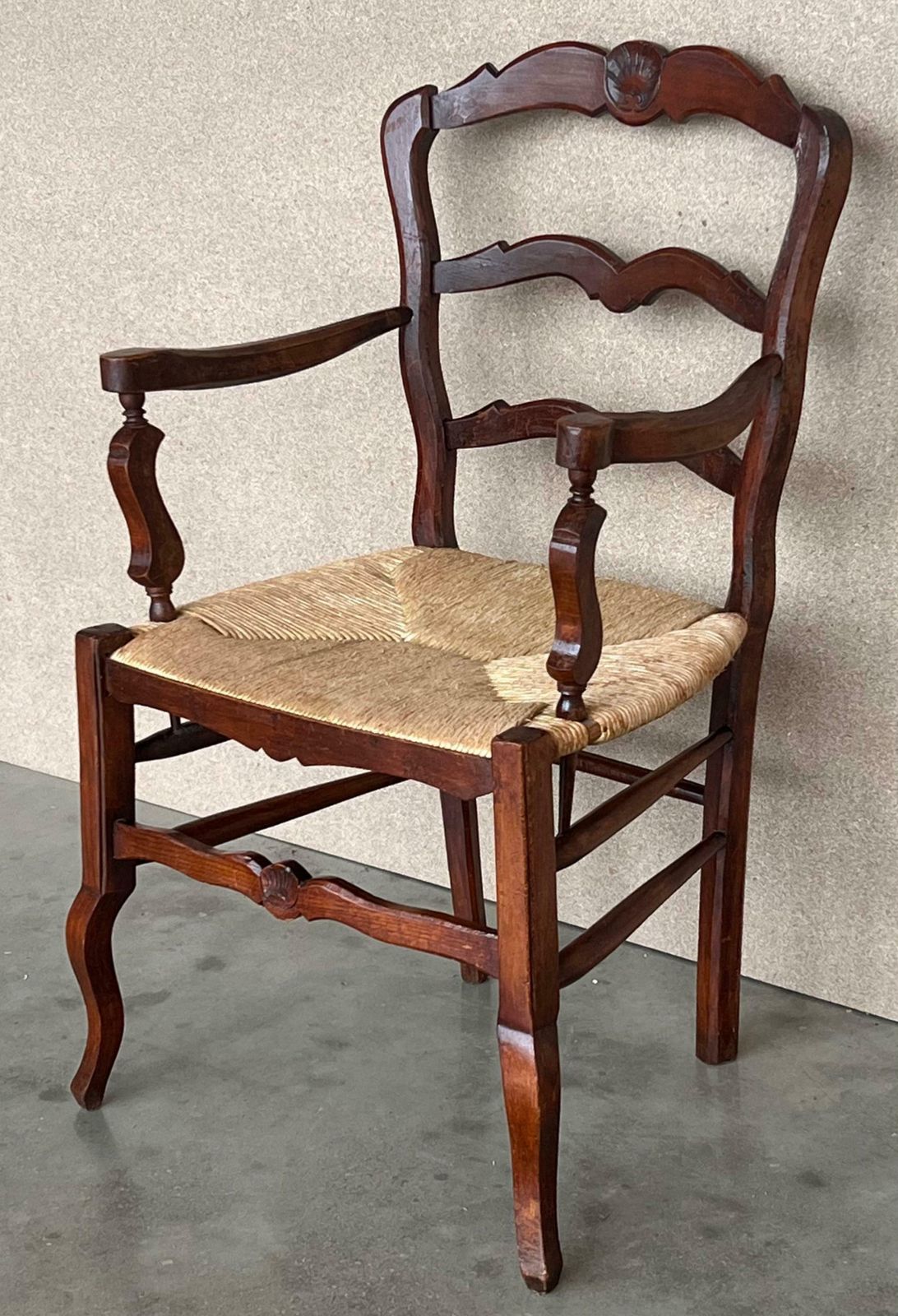 Ensemble de huit fauteuils espagnols d'époque XIXe siècle, assise en jonc photo 10706.0