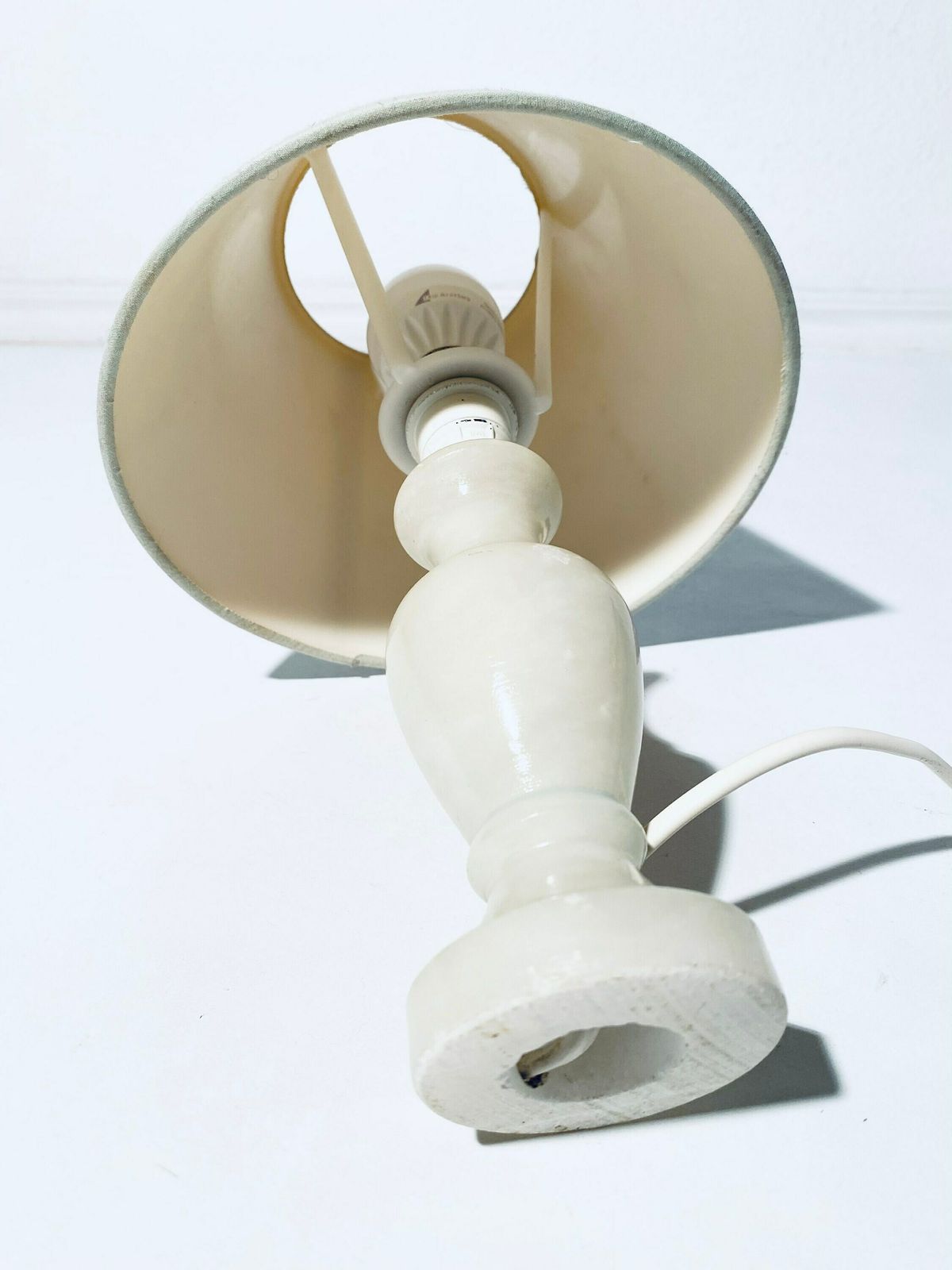 photo furniture Classic Light Green Table Lamp England / 60s Vintage Decor