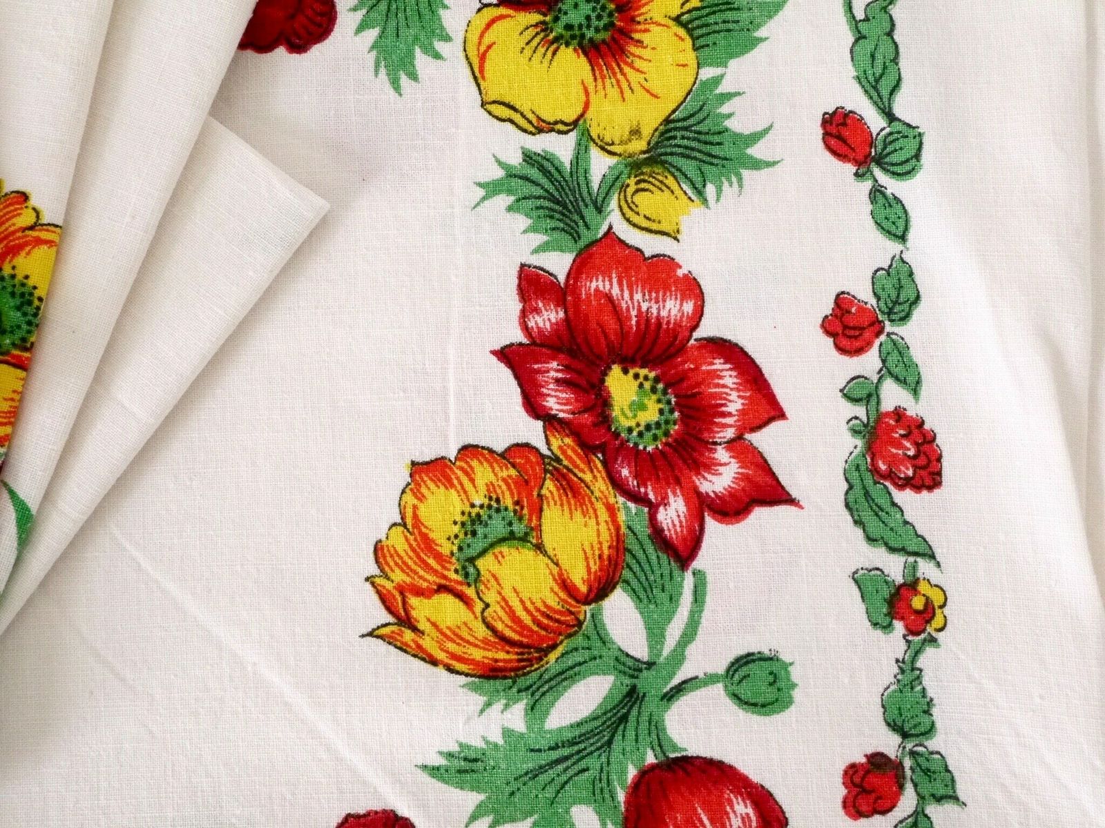 French Provençal Tablecloth Floral Barkcloth Tablecloth And Napkins Red And Yellow photo vinterior