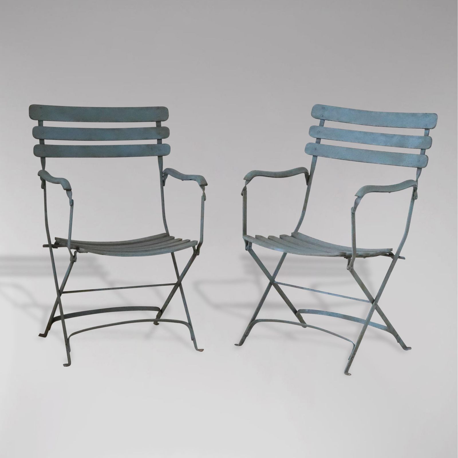 photo furniture Set Of 4 Painted Iron & Wood Folding Garden Armchairs