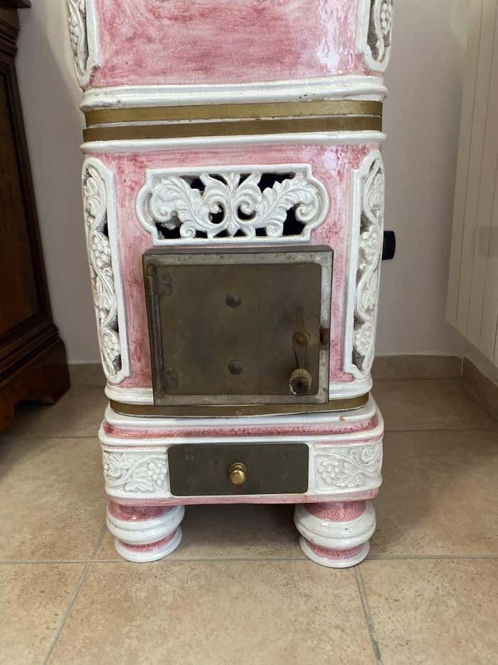 photo furniture Majolica Pink Stove From Florence