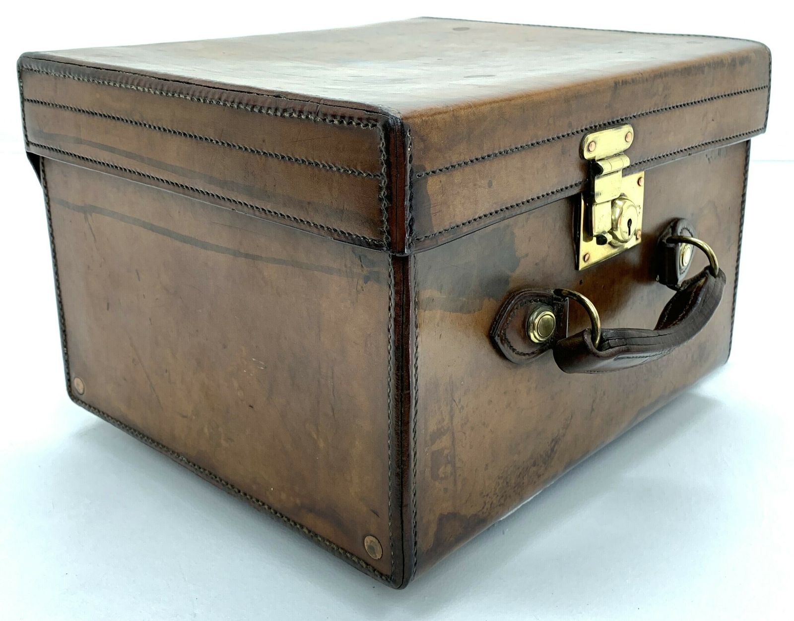 photo for sale Square Case Or Hat Box Of Very High Quality ,  St James, London