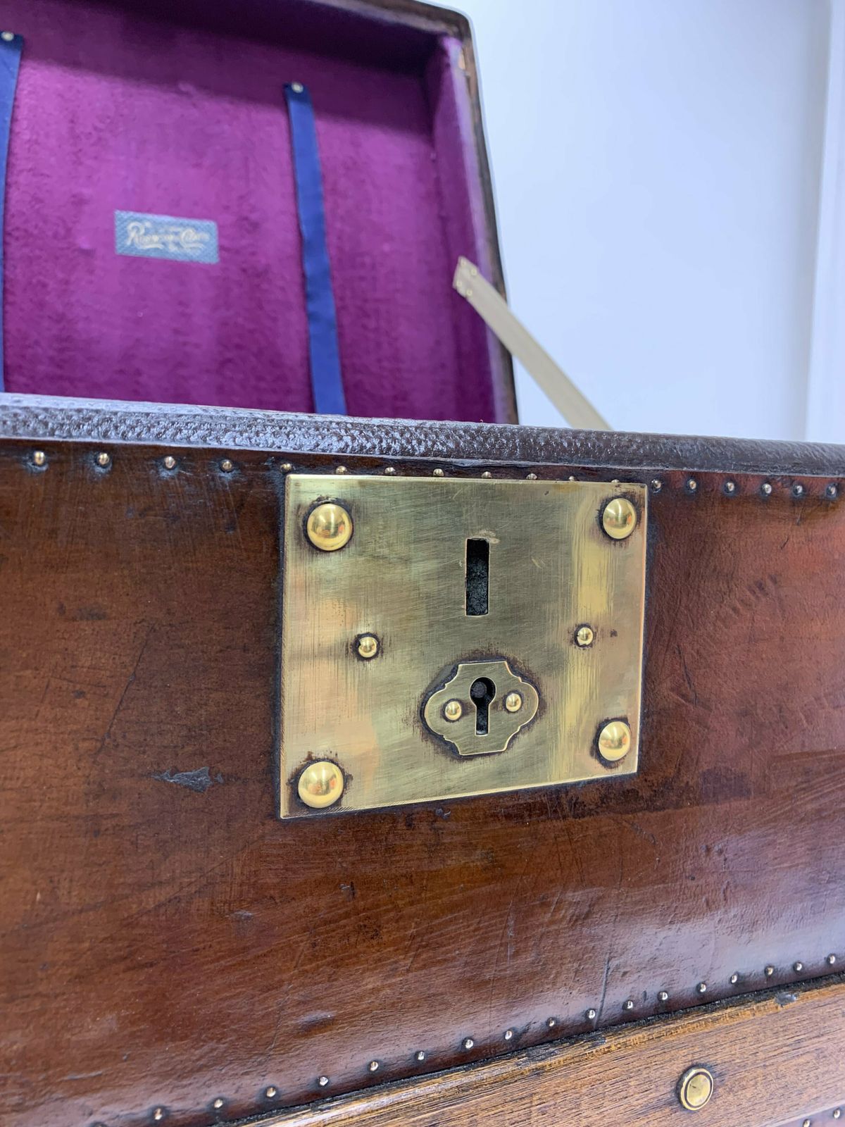 photo vintage Vintage Steamer Travel Trunk Circa 1880, Superb Example , Luxuriously Relined.