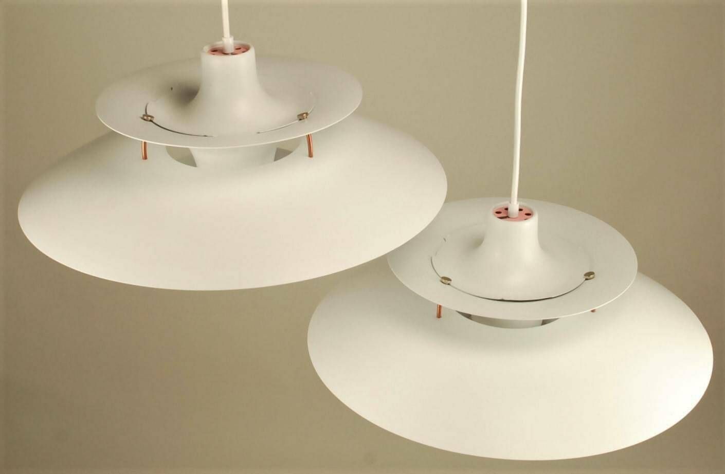 Set Of 2 Louis Poulsen Pendant Lights 1970s | Color: Off White With Pink Anti Glare Rings And Copper Spacers photo 1900.0