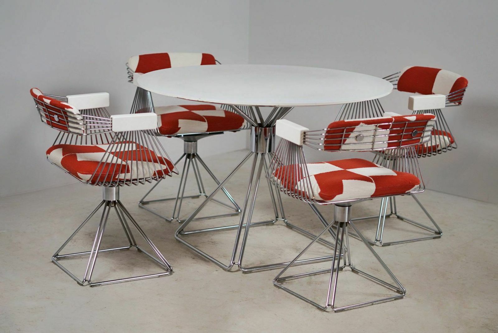 Rudi Verelst Dining Table And Swivel Chair Set For Novalux photo for sale
