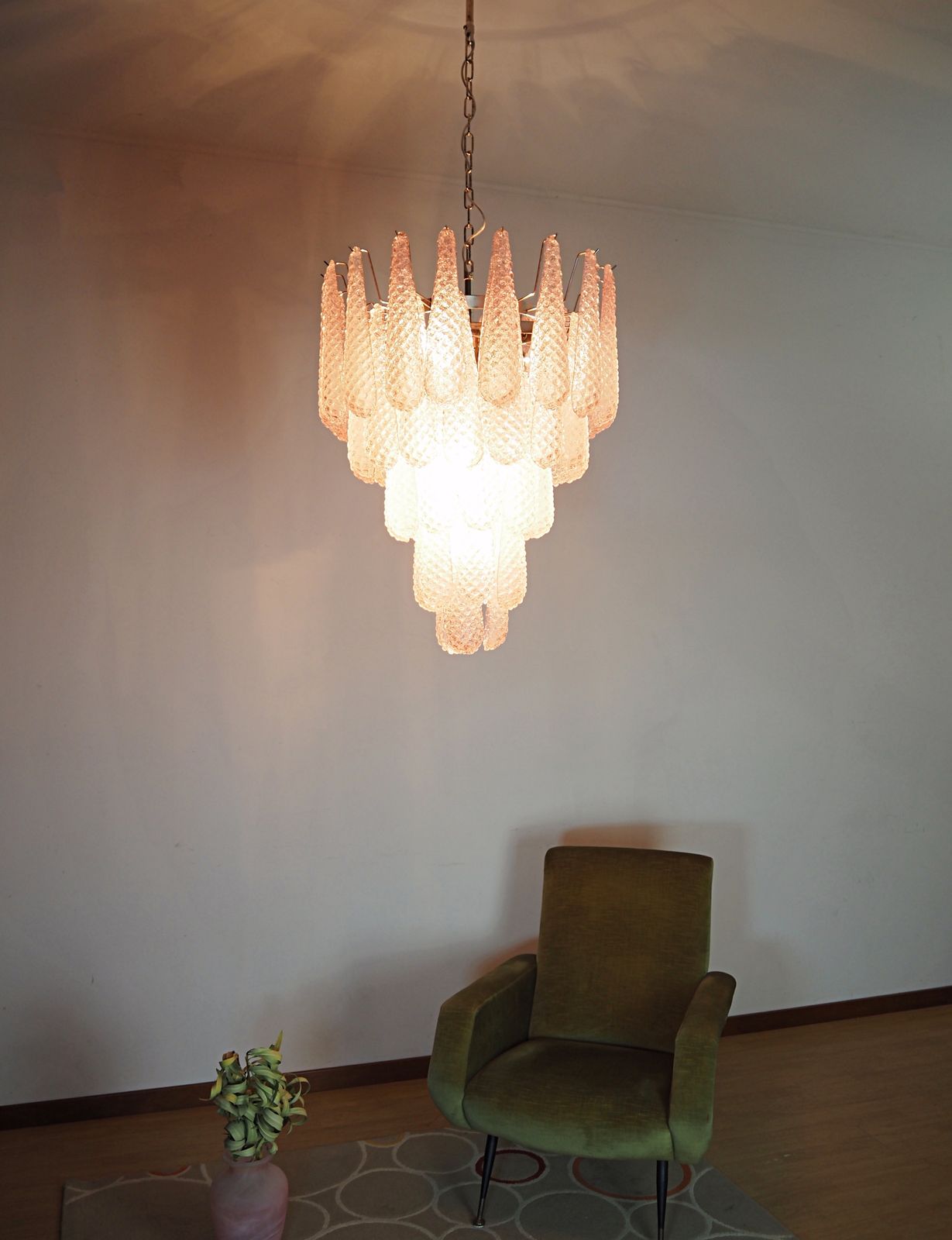 photo vinterior Huge Italian Vintage Murano Chandelier 52 Pink Glass Petals Drop