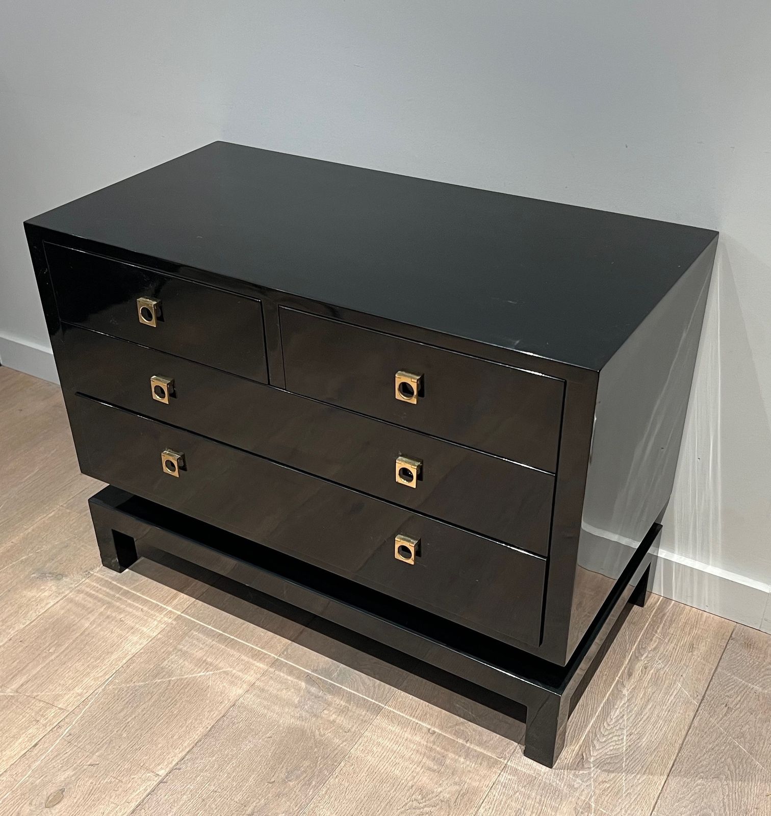 photo vinterior Black Lacquered Chest Of Drawers By Guy Lefèvre For Maison Jansen