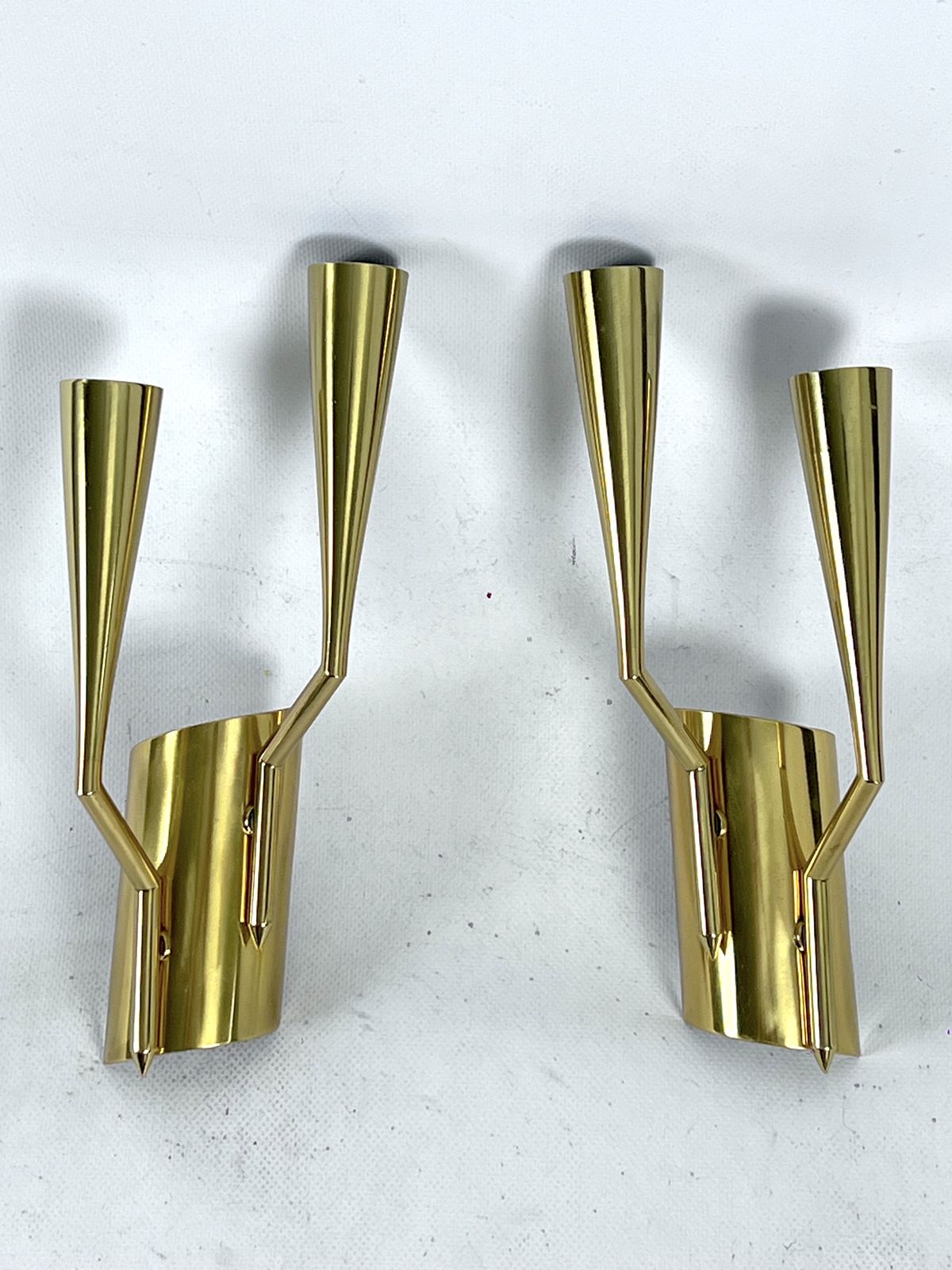 Mid Century Modern Pair Of Brass Oscar Torlasco Attributable Sconces. Italy 1950s photo furniture