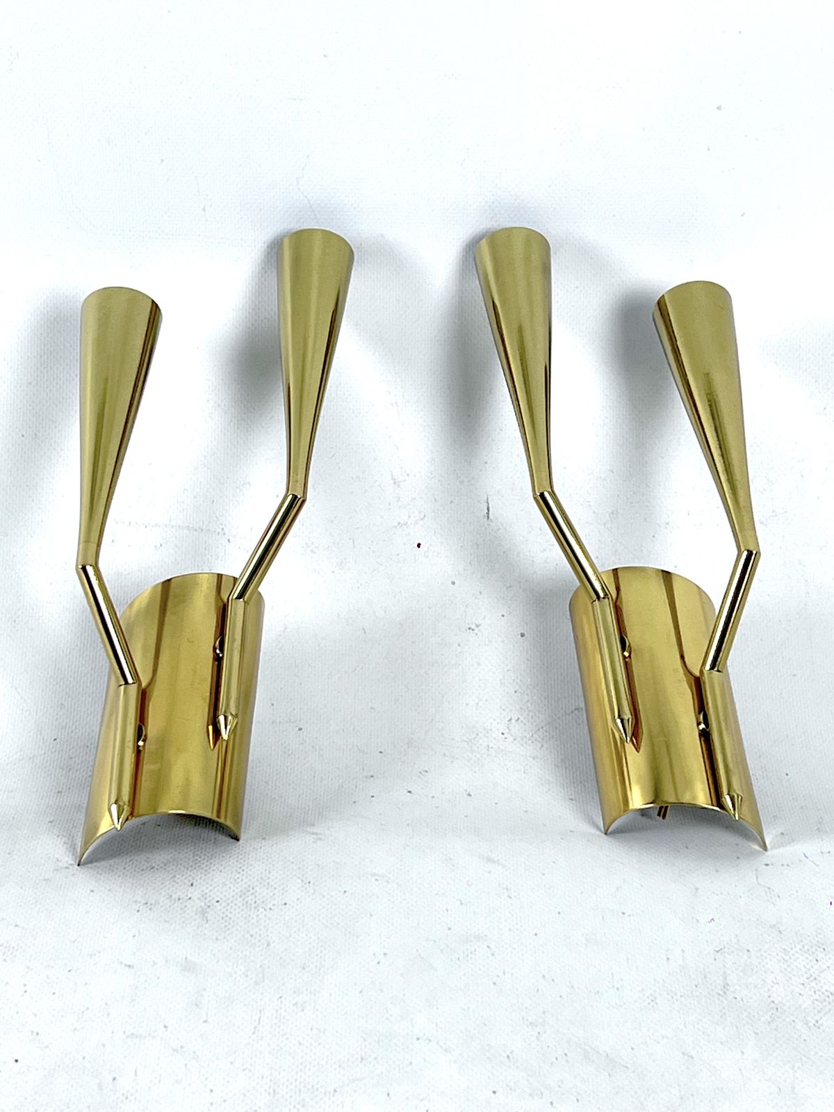 Mid Century Modern Pair Of Brass Oscar Torlasco Attributable Sconces. Italy 1950s photo for sale