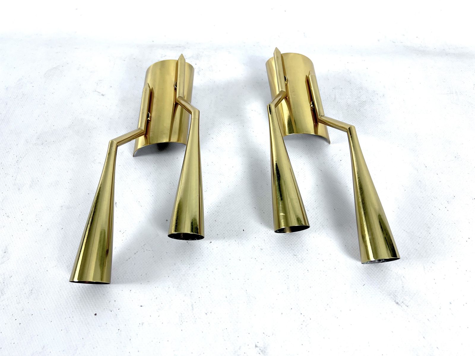 Mid Century Modern Pair Of Brass Oscar Torlasco Attributable Sconces. Italy 1950s photo vintage