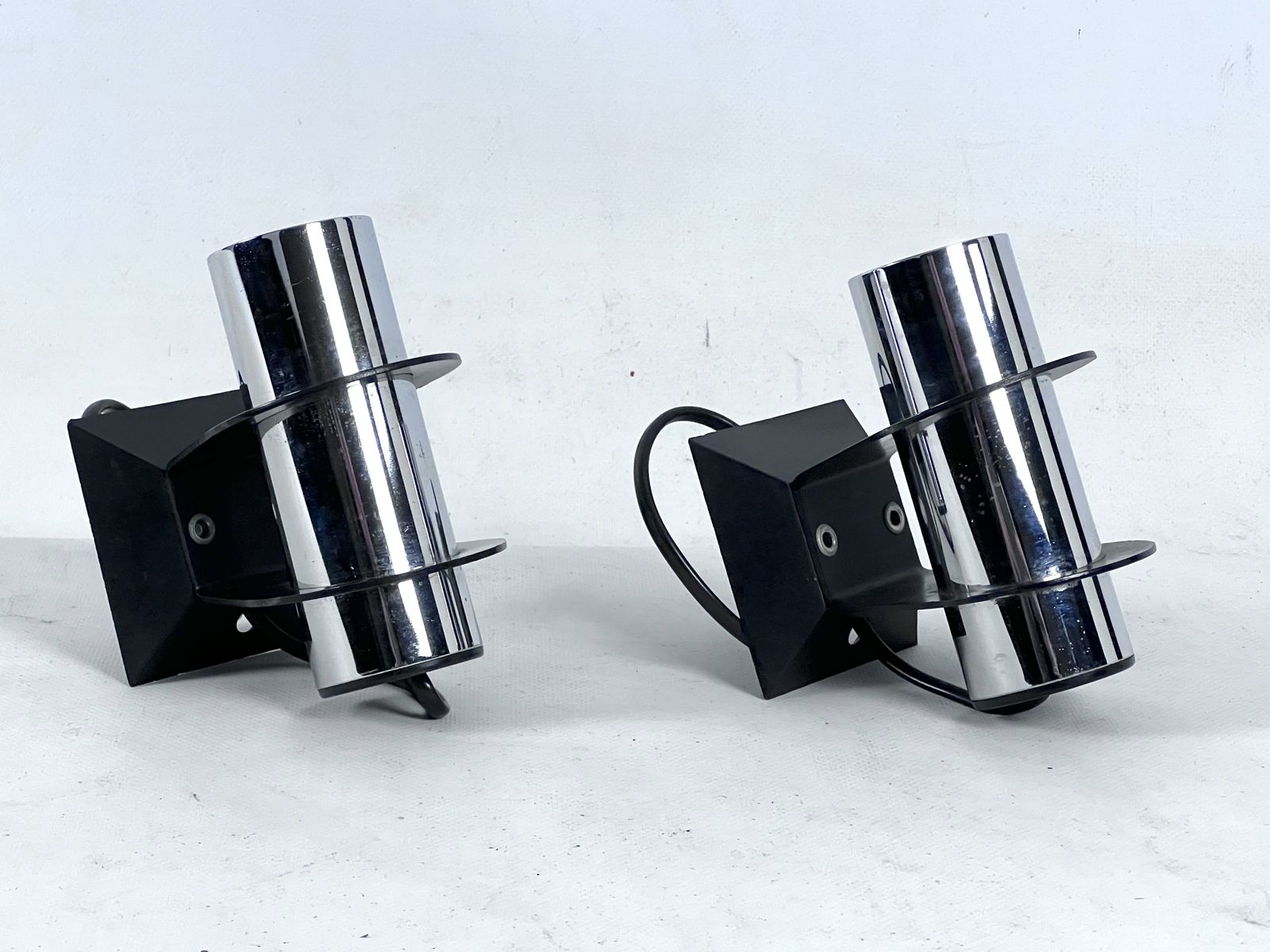 Targetti, Pair Of Wall Lamps Model Elbow. Italy 1970s photo 921.05