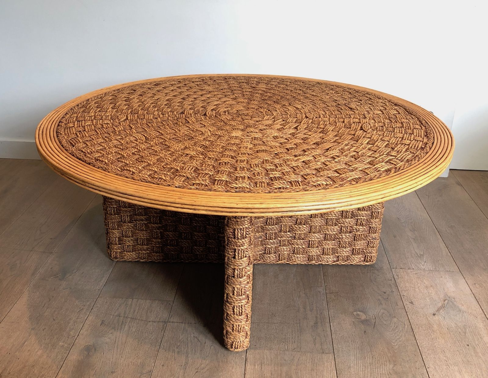 Important Round Coffee Table In Rope And Wood In The Taste Of Audoux Minet