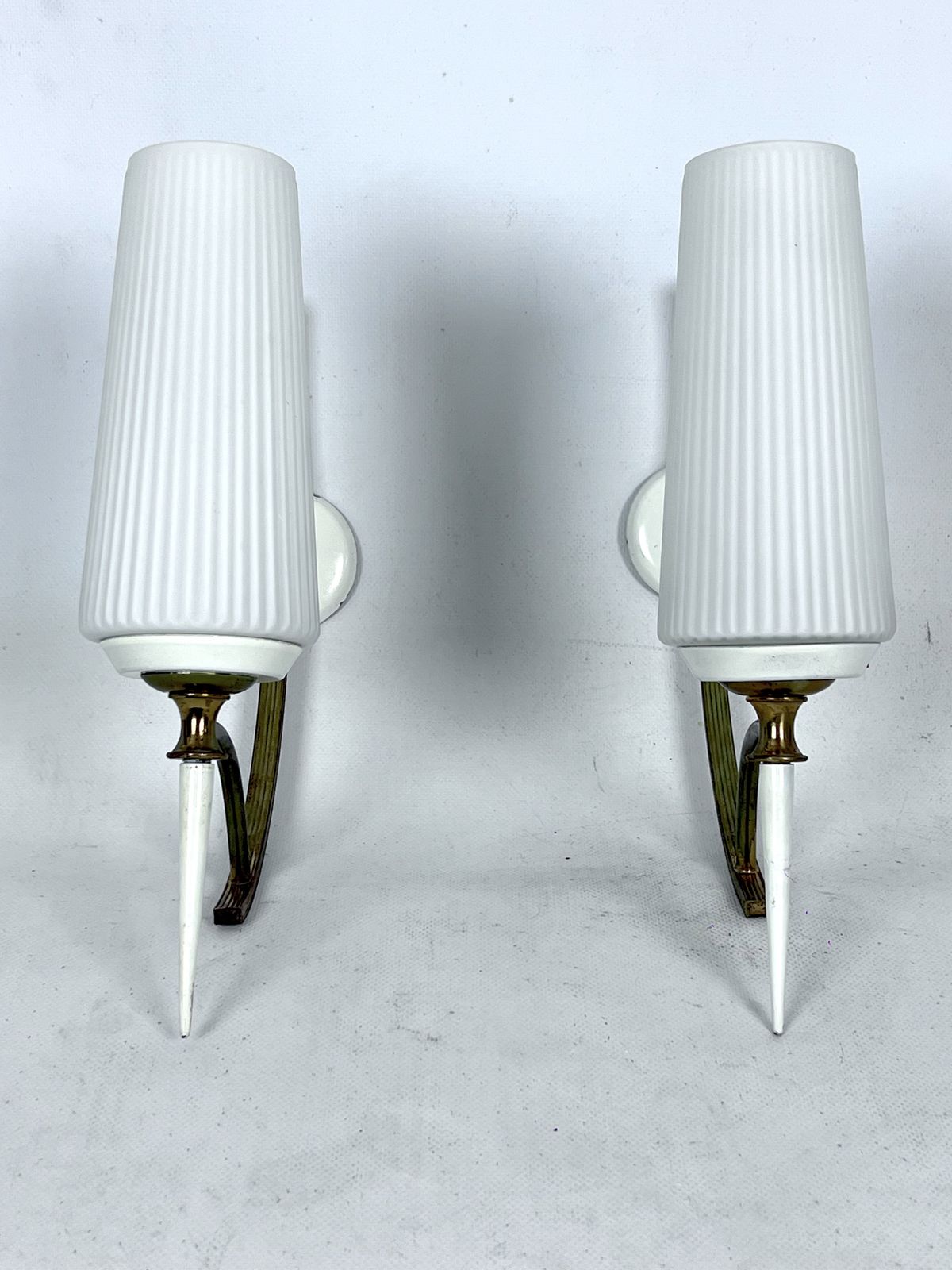 Mid Century Italian Pair Of Sconces In Brass And Opaline Glass photo vintage