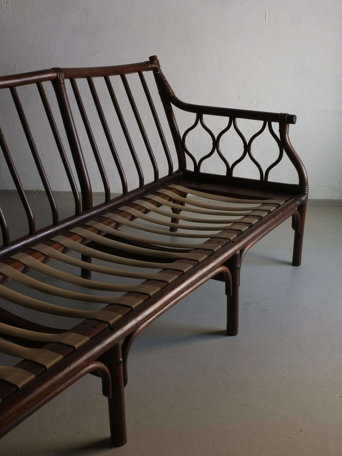 Dark Rattan Sofa | 3 Seater Bamboo Daybed | Red Velour | Vintage photo vinterior