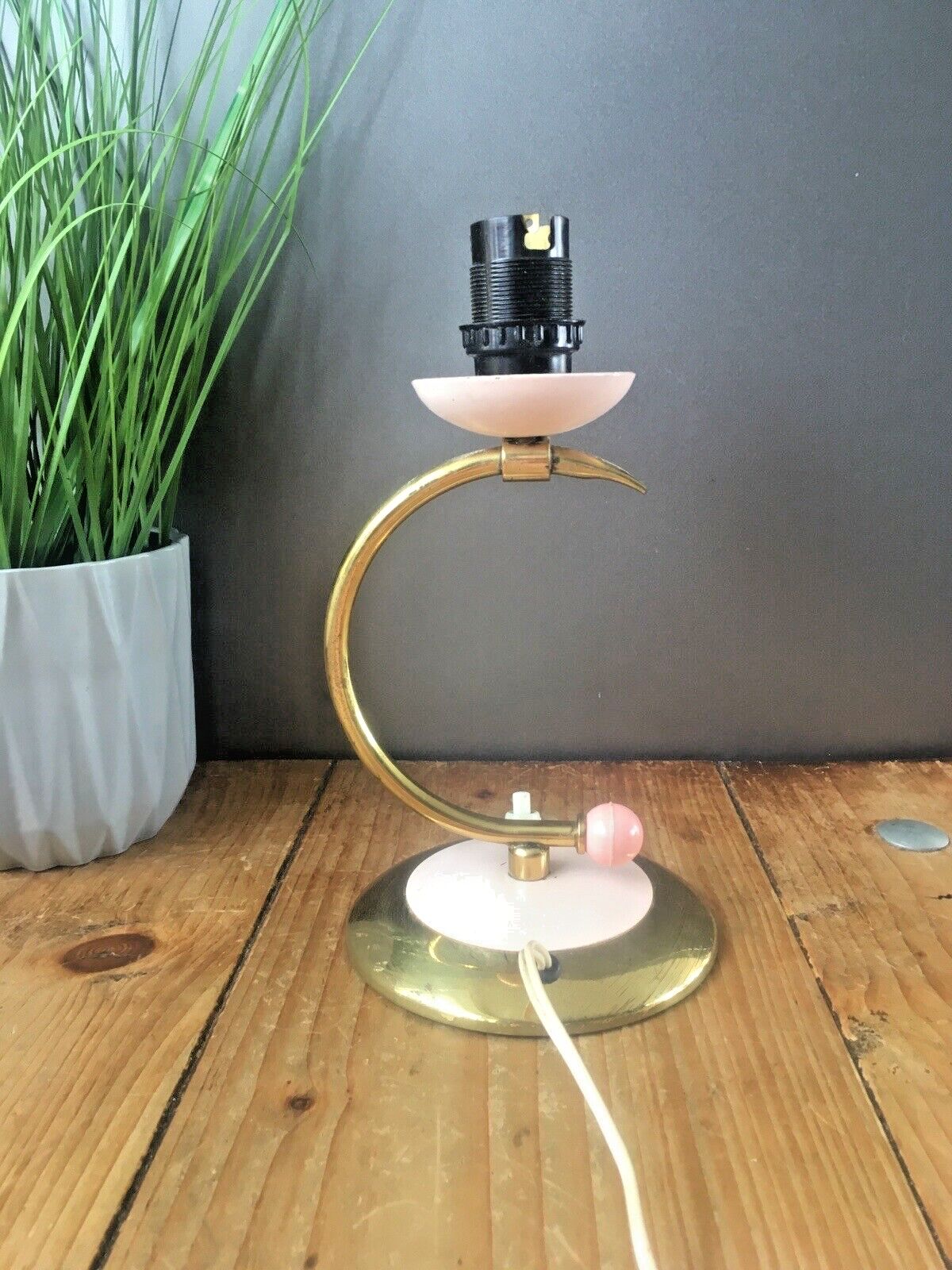 Pink Art Deco Hollywood Glam Brass Plated Push Switch Bedside Table / Desk Lamp photo for sale
