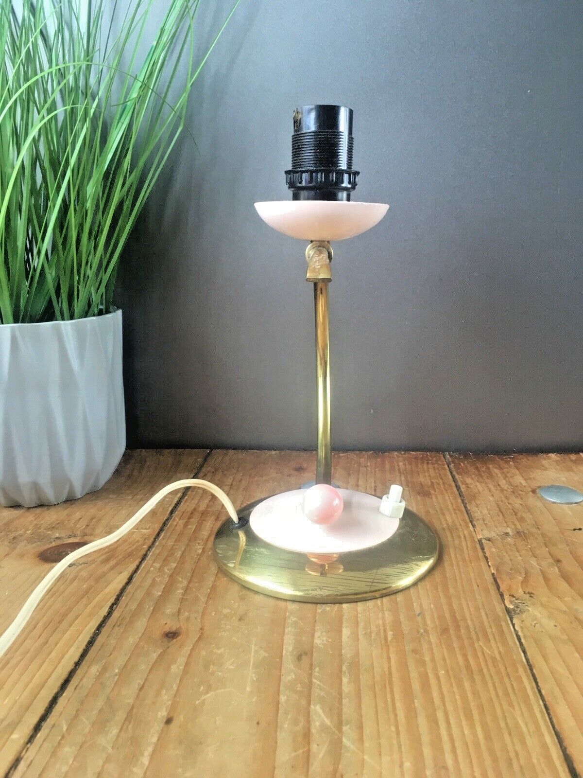 Pink Art Deco Hollywood Glam Brass Plated Push Switch Bedside Table / Desk Lamp photo Lighting