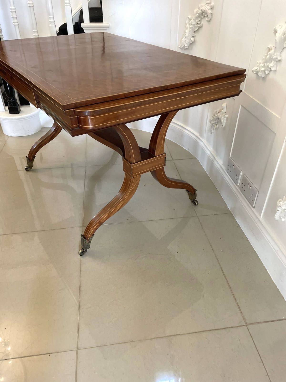 Unusual Antique 19th Century Quality Mahogany And Satinwood Inlaid Freestanding Dining Table photo vinterior