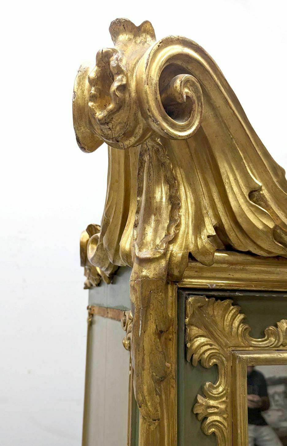 photo buy Pair Of Golden Lacquered Turin Cabinets 1820