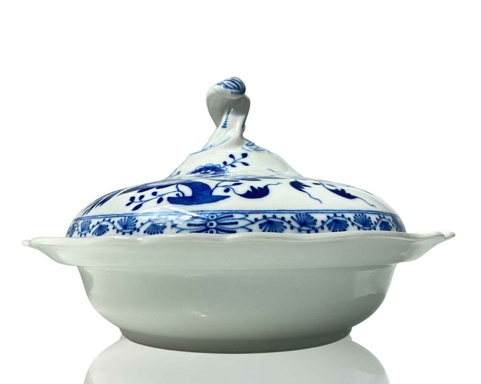 Antique Porcelain Round Tureen | Blue Onions | Hutschenreuther Selb | About 1935 photo for sale