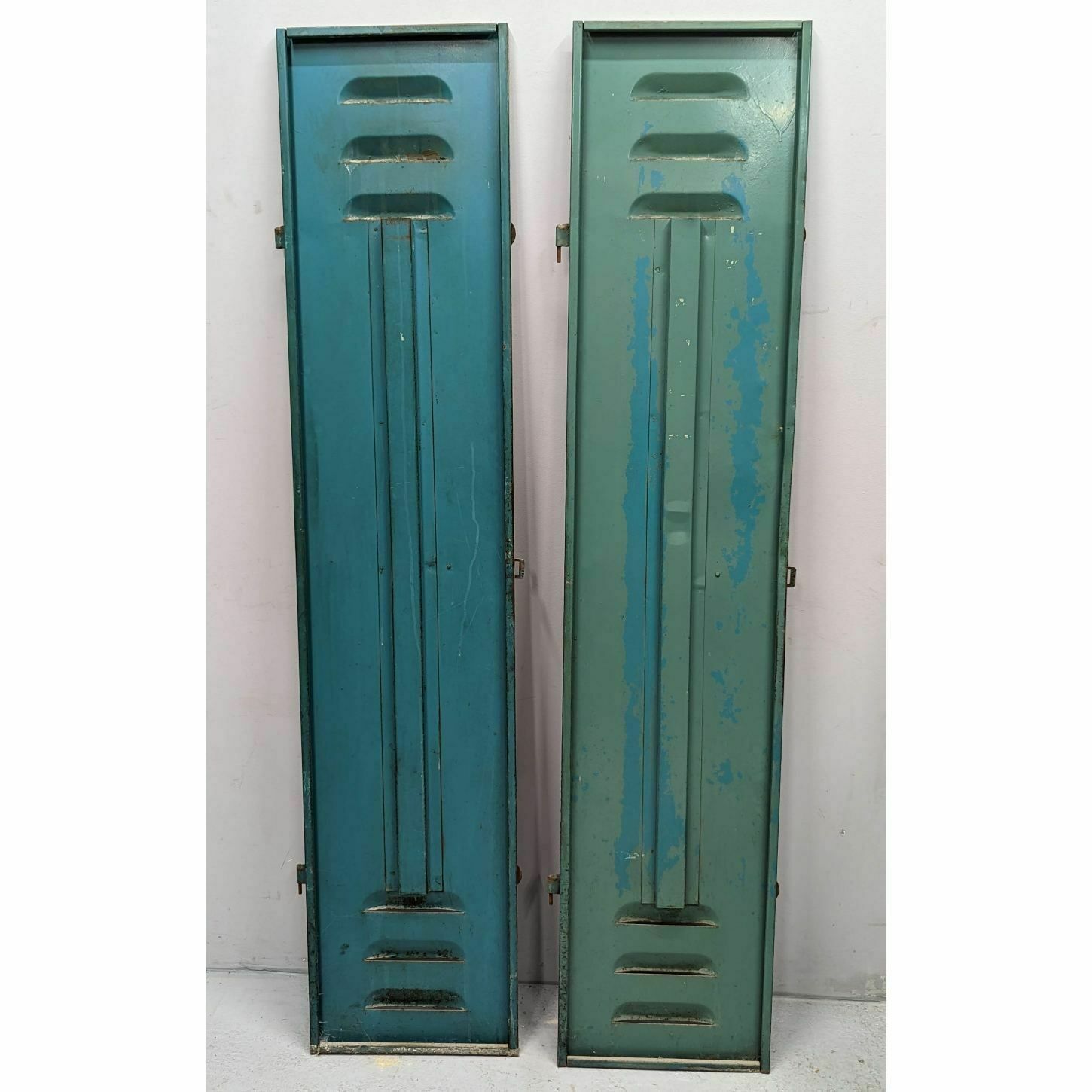 photo furniture Triple Renault Factory Locker Room