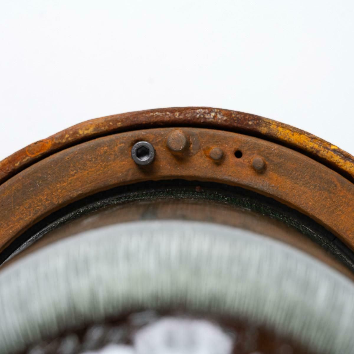 photo vintage Reclaimed Rusted Polish Industrial Pendant Lights With Prismatic Glass