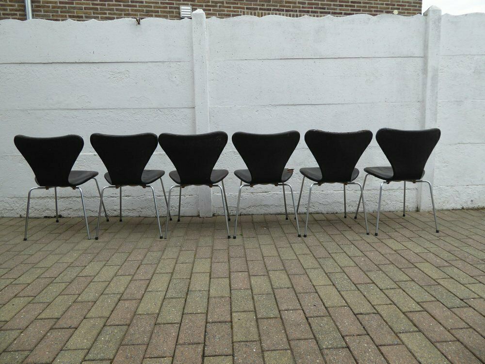 photo for sale Seven / Sjuan 3107 Chairs In Black Leather By Arne Jacobsen For Fritz Hansen, Denmark, 1967, Set Of 6