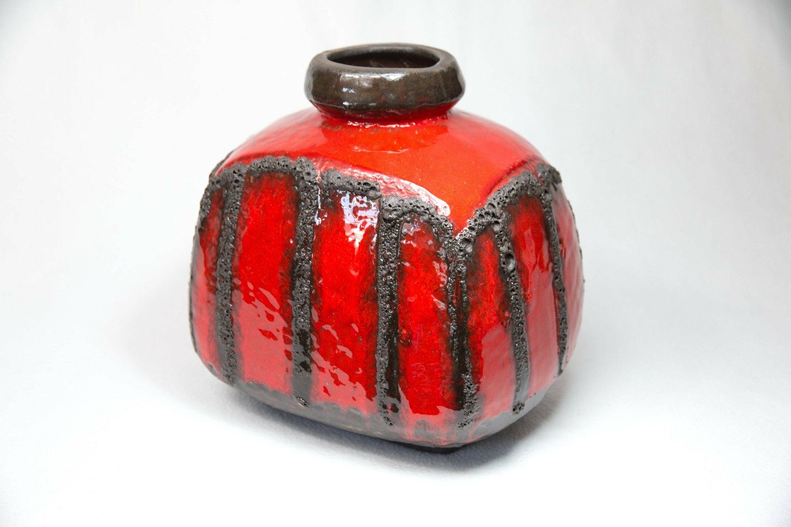 Vintage 1970s Ruscha Costa Red And Black Fat Lava Vase photo vinterior