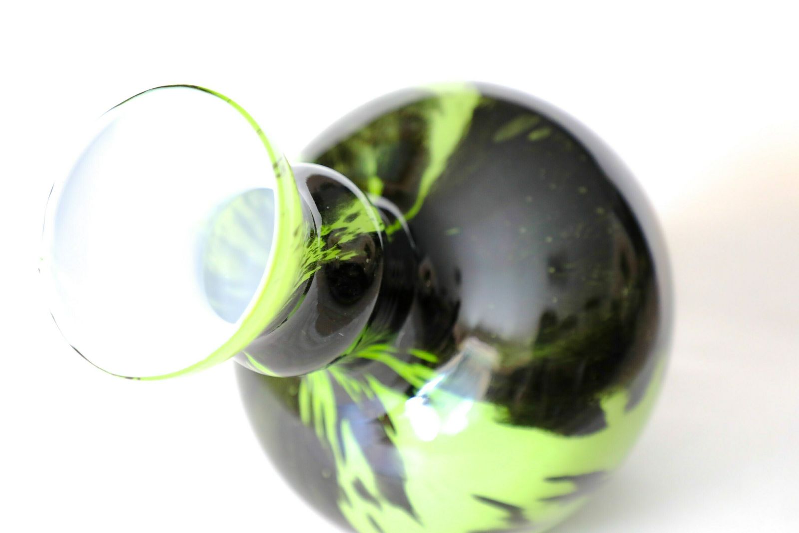 Green And White Swirl Glass Vase By Carlo Moretti For Opaline Empoli photo buy