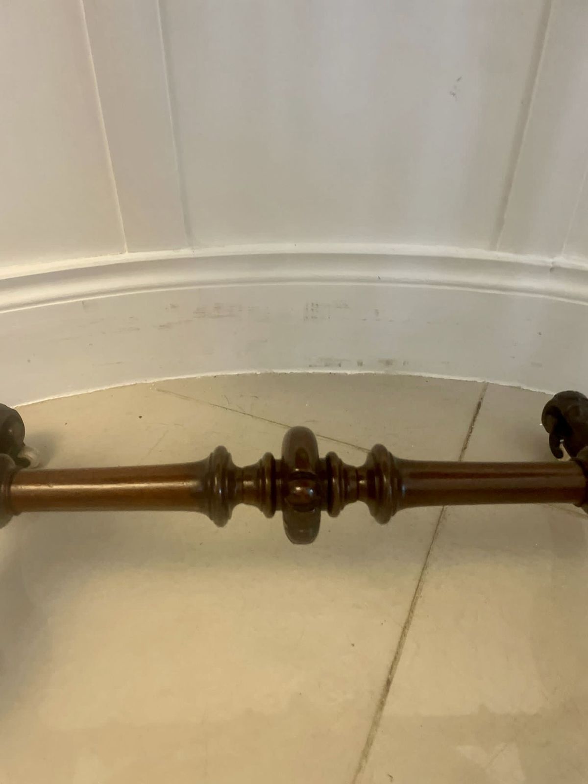 photo vinterior Superb Quality Antique 19th Century Inlaid Burr Walnut Lamp Table