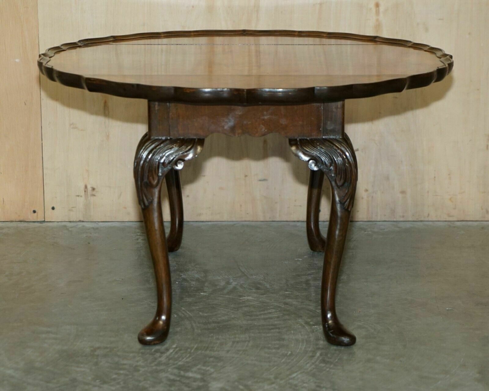 photo vinterior Stunning Hand Carved Burr Walnut Extending Coffee Cocktail Table Cabriole Legs