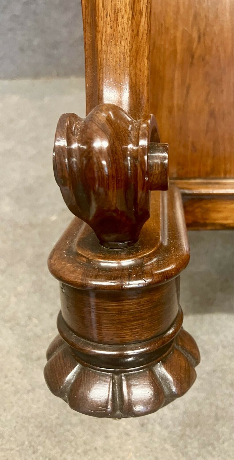 photo furniture A Superb Victorian Rosewood Pop Up Davenport