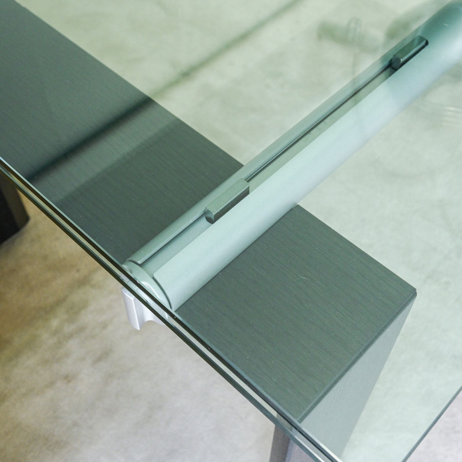 Extendable Dining Table Stilt ( 200 250 300 Cm ) In Glass , Iron And Wood Produced By Desalto Italy photo 2100.0
